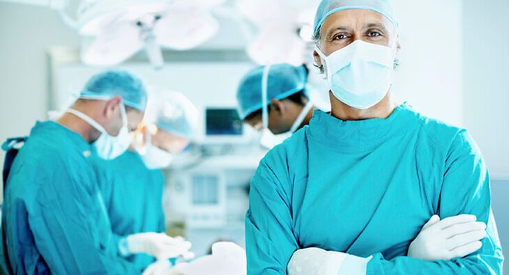 cóireáil mháinliachta ar arthrosis cromáin